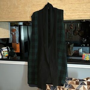 Lane Bryant black & green sleeveless long heavy cardigan sweater vest